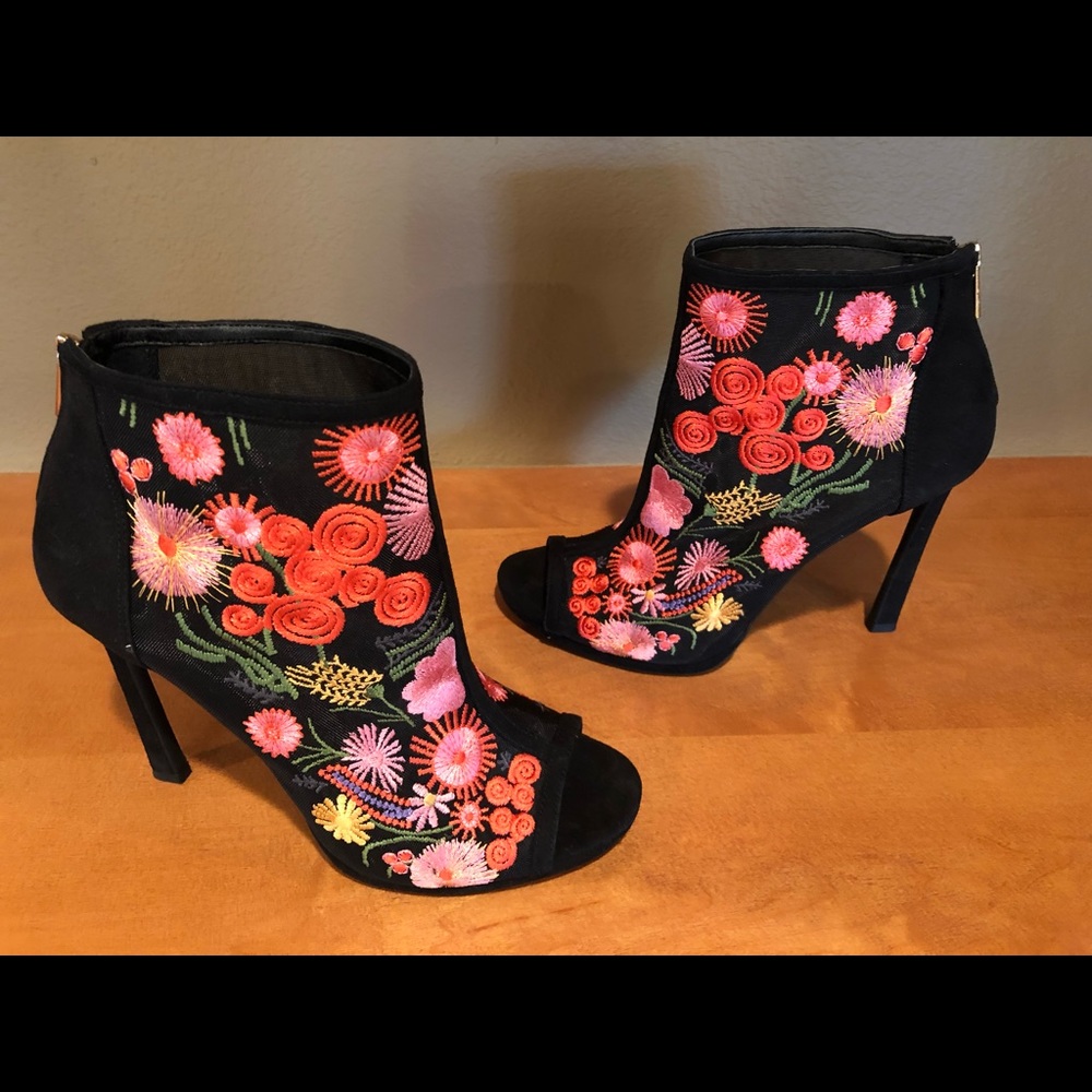 Jessica Simpson Pascall; Size 9.5 heels